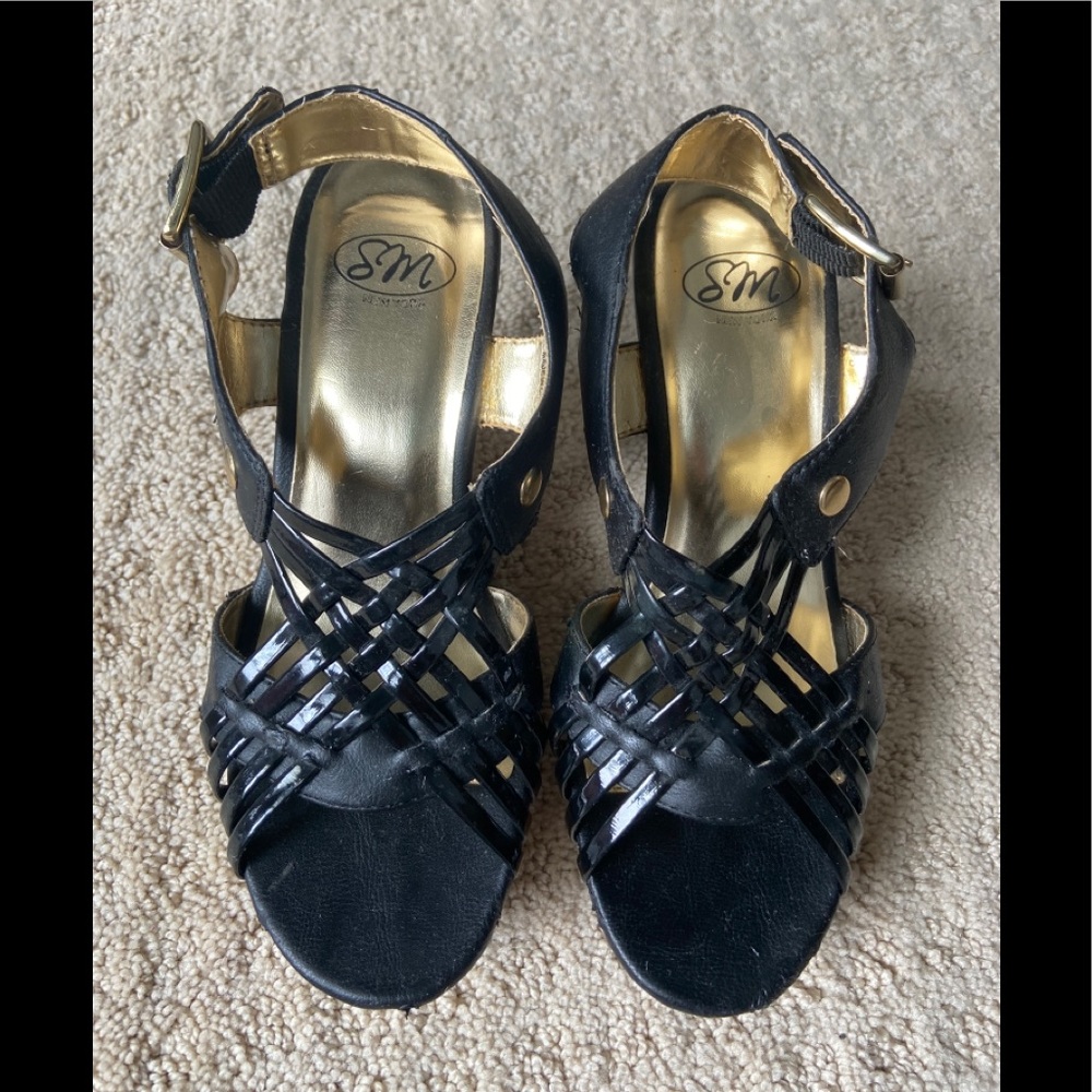 Black platforms